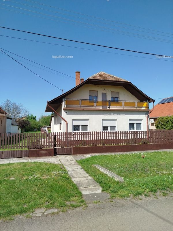 Listing photo