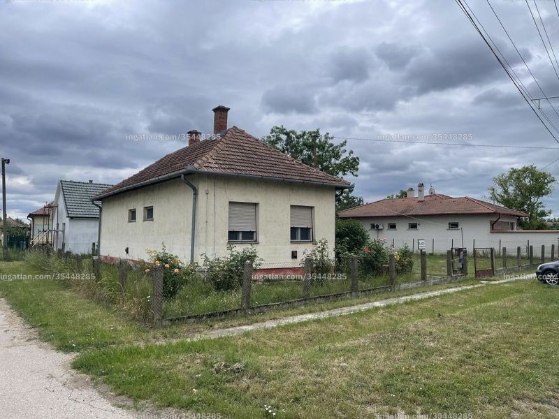 Listing photo