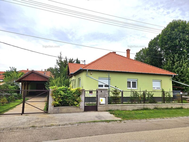 Listing photo