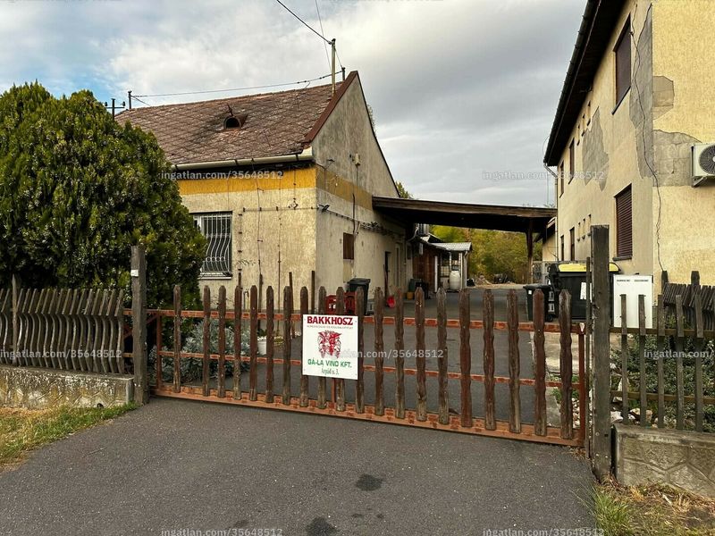 Listing photo