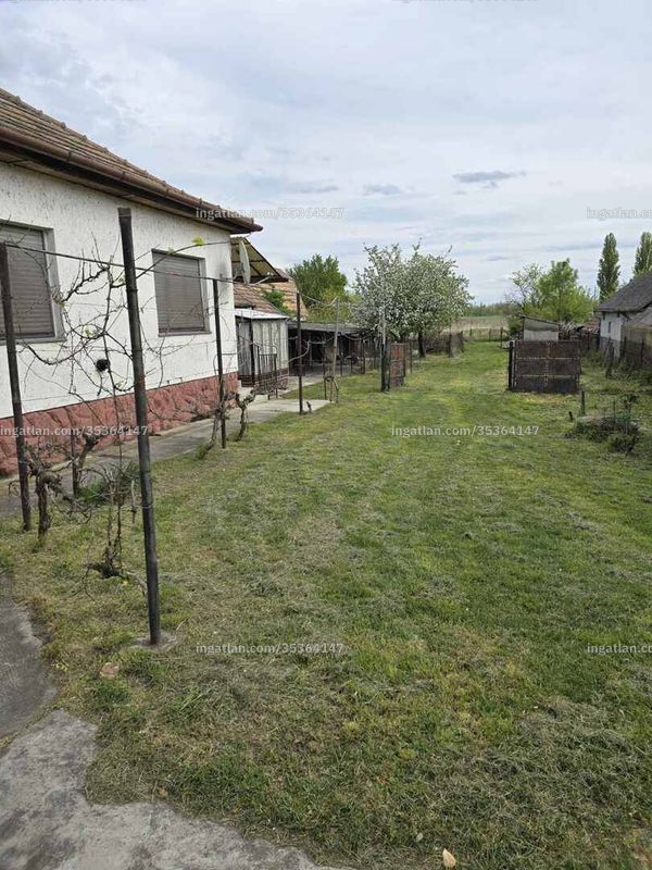 Listing photo