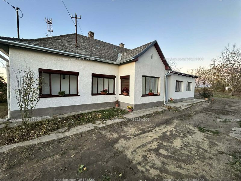 Listing photo