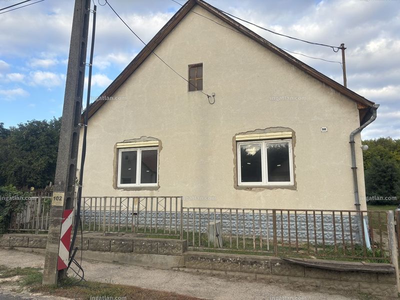 Listing photo