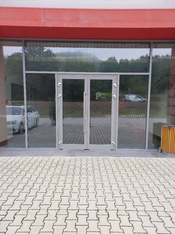 bejárat (kívülről)