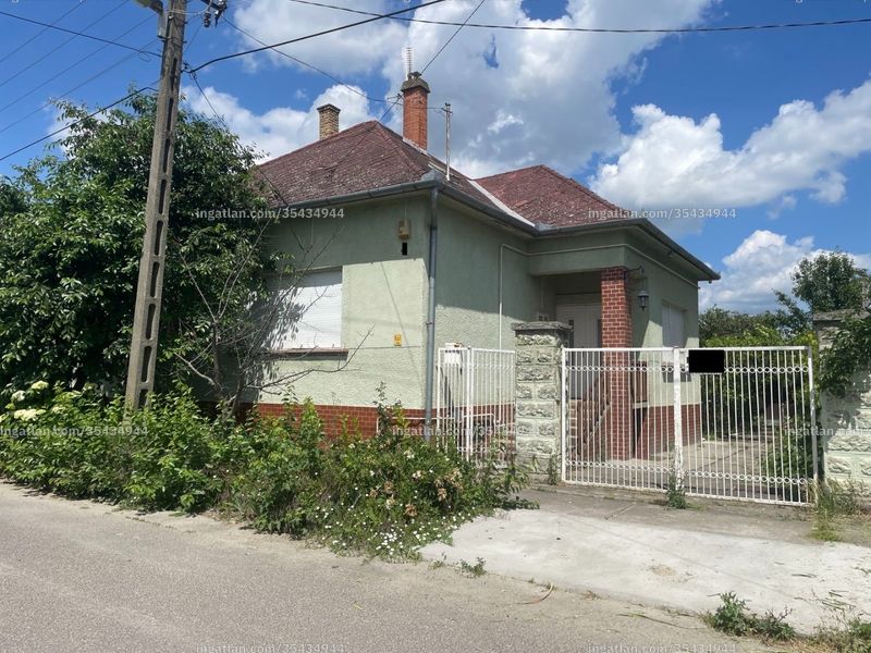 Listing photo