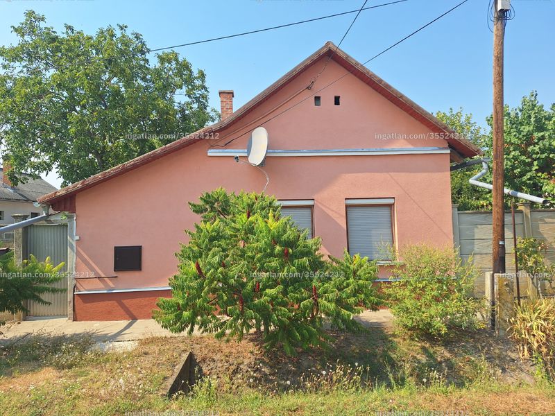 Listing photo