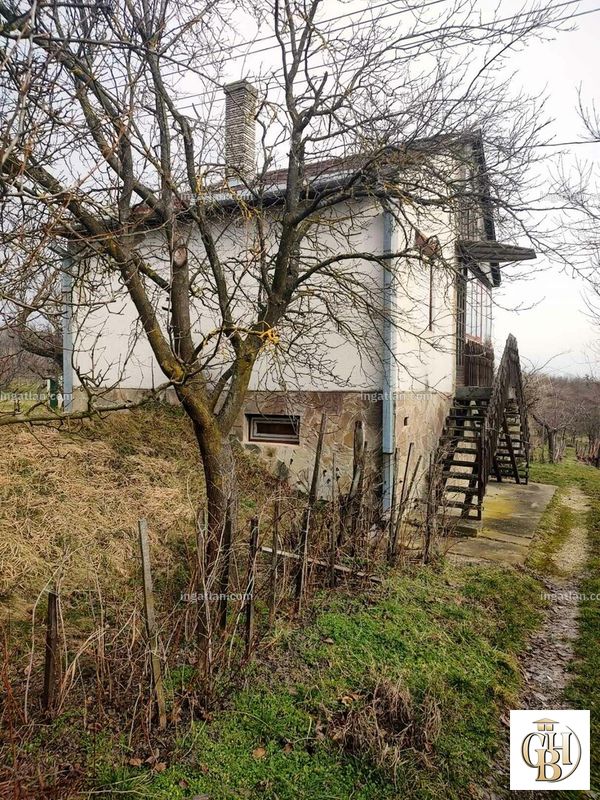 Listing photo