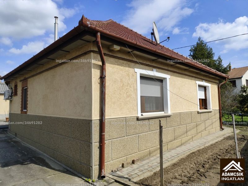 Listing photo