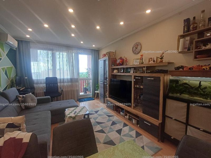 Listing photo