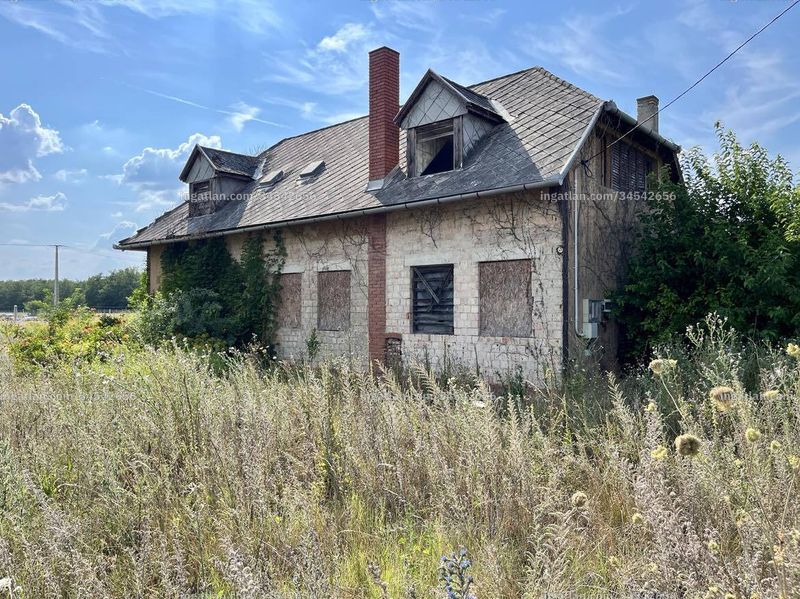Listing photo