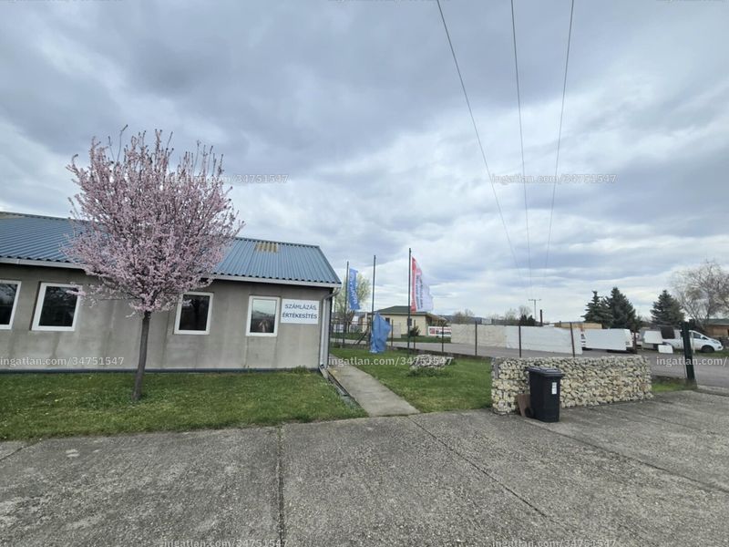 Listing photo