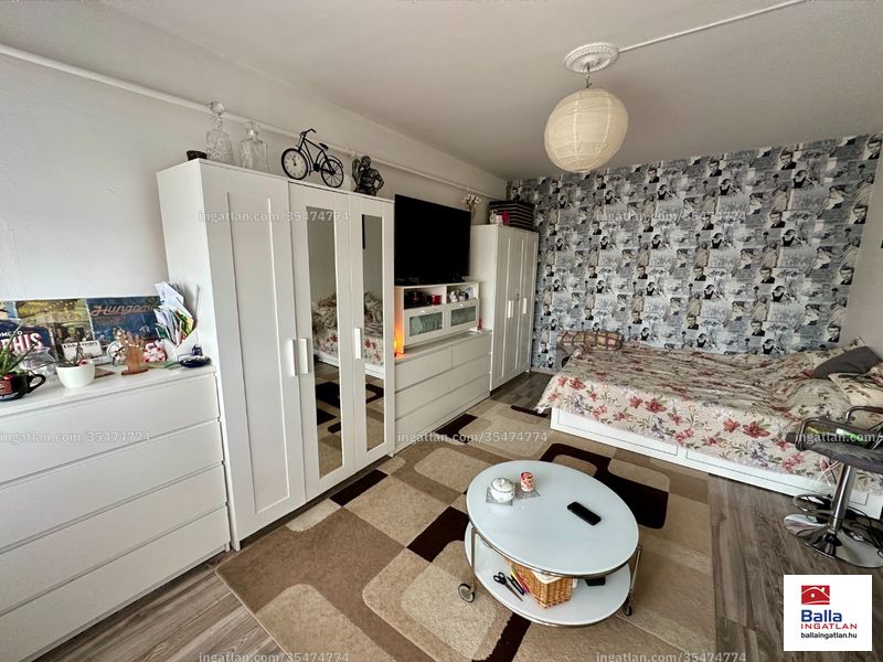 Listing photo