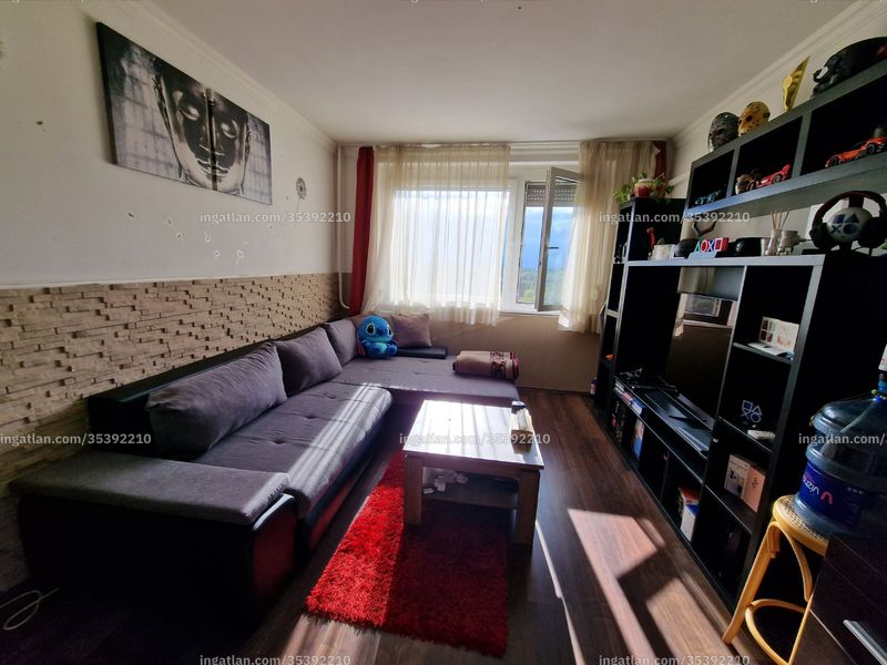 Listing photo