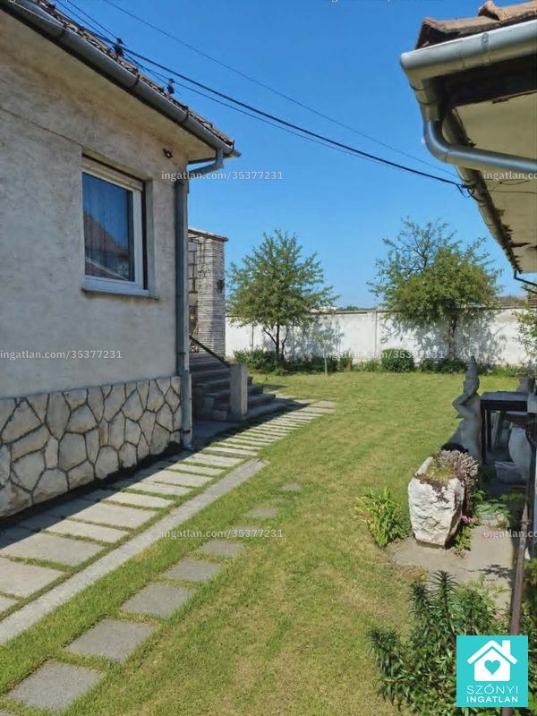 Listing photo