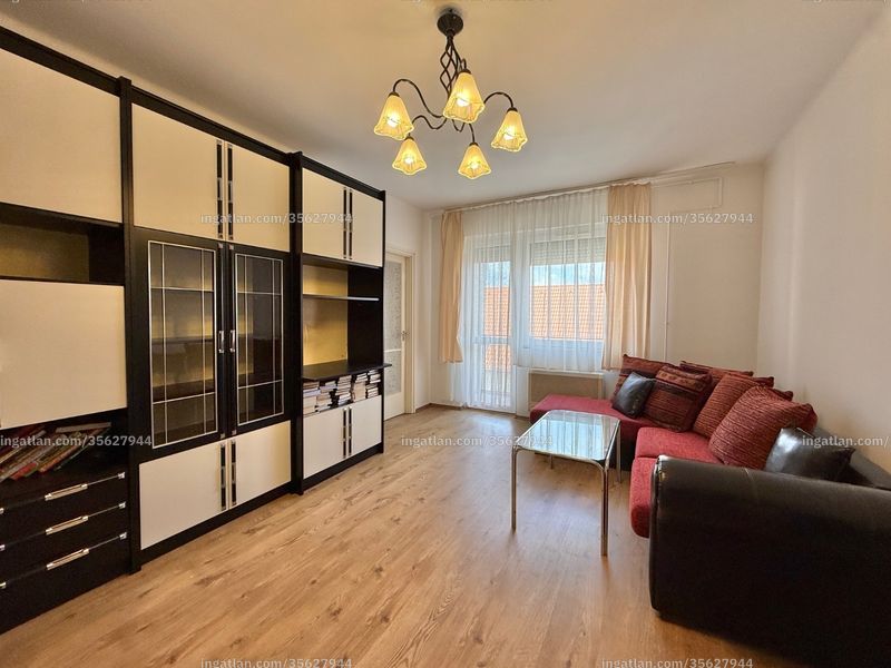 Hirdetés fotója