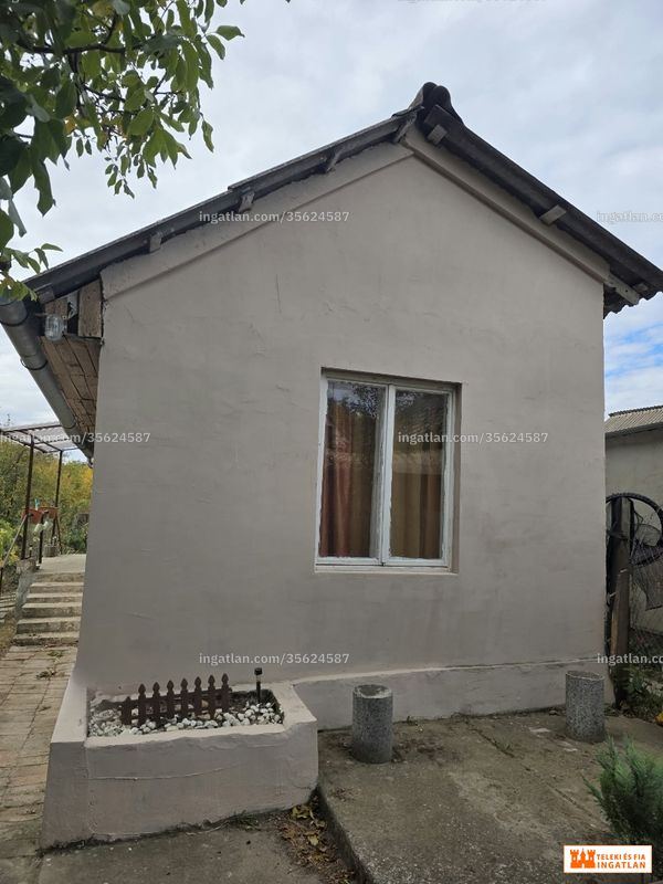 Listing photo