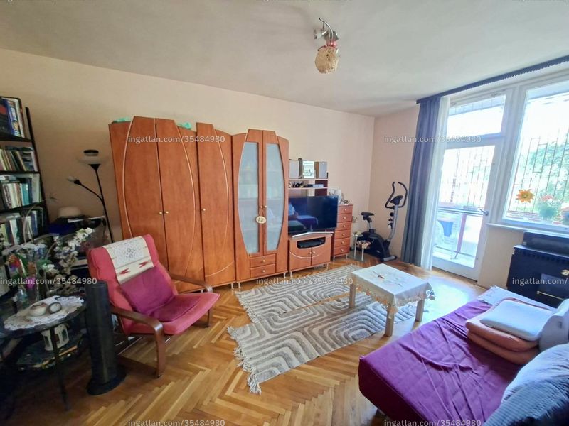 Listing photo