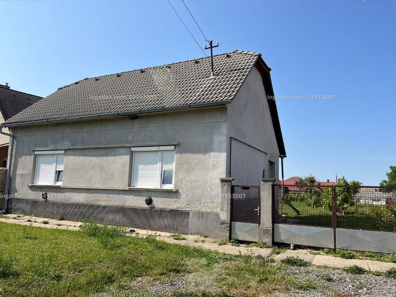 Listing photo