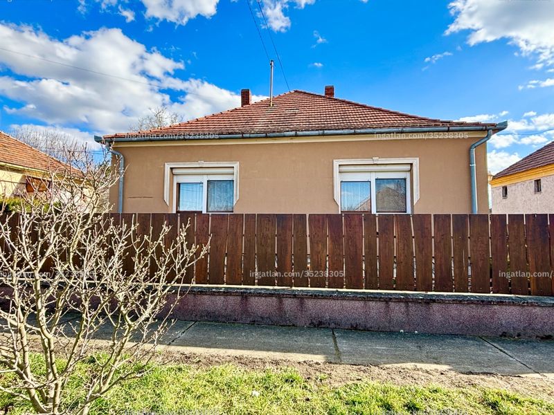 Listing photo