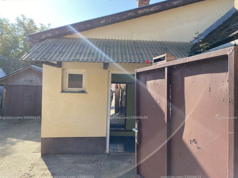 bejárat (belülről)