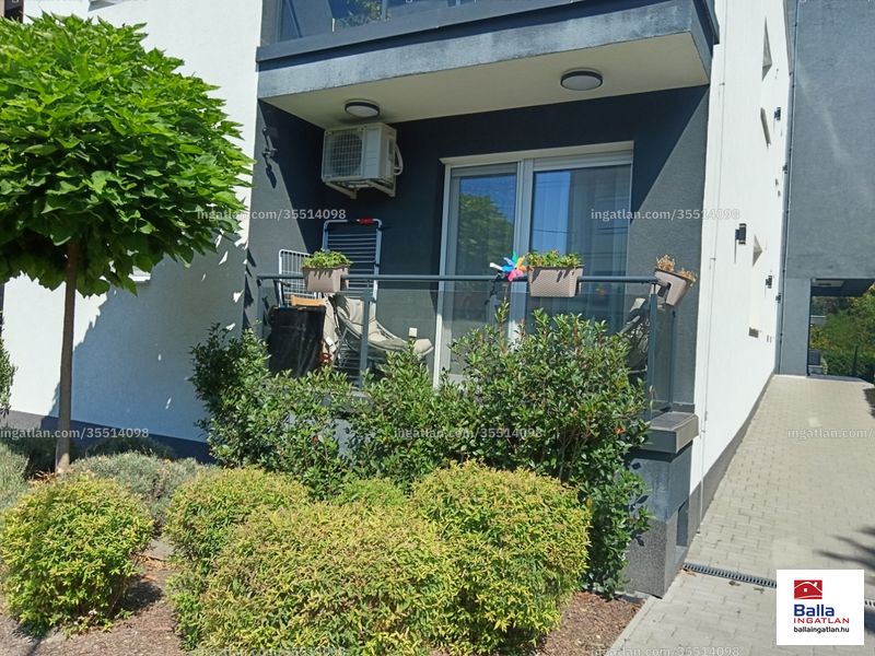 Listing photo