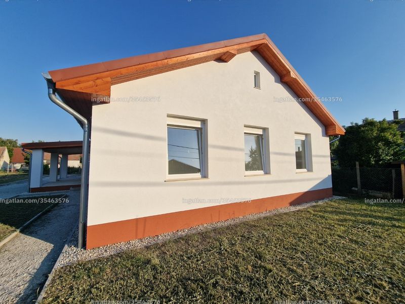 Hirdetés fotója