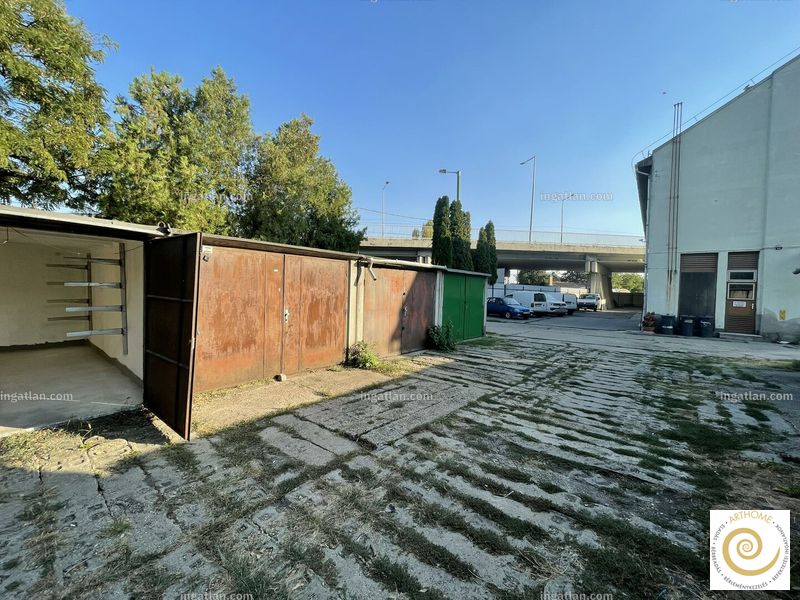 Listing photo