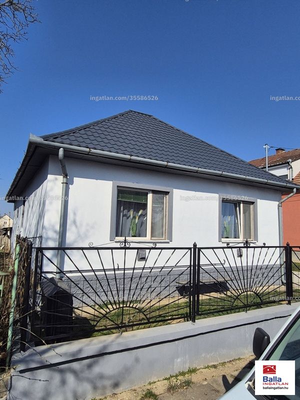 Listing photo