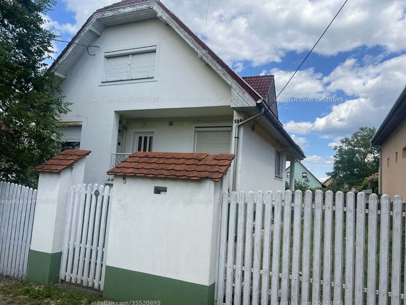 Listing photo