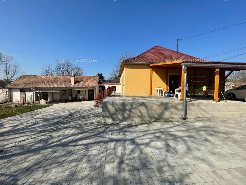 Hirdetés fotója
