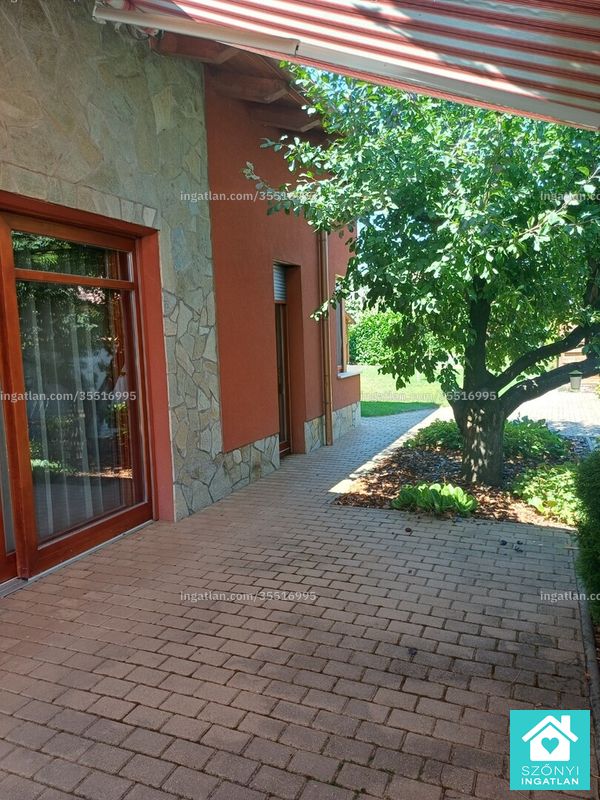 Listing photo