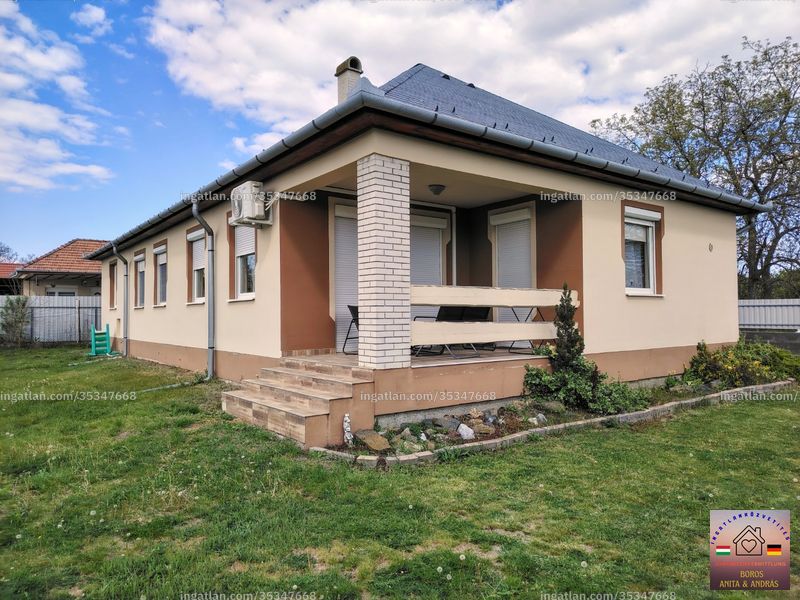 Listing photo