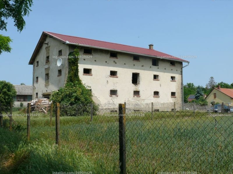 Listing photo