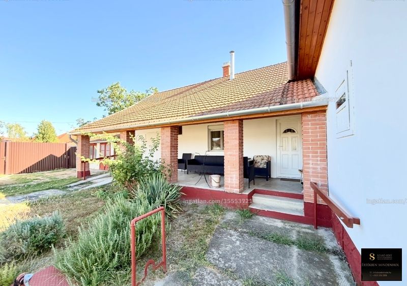 Listing photo