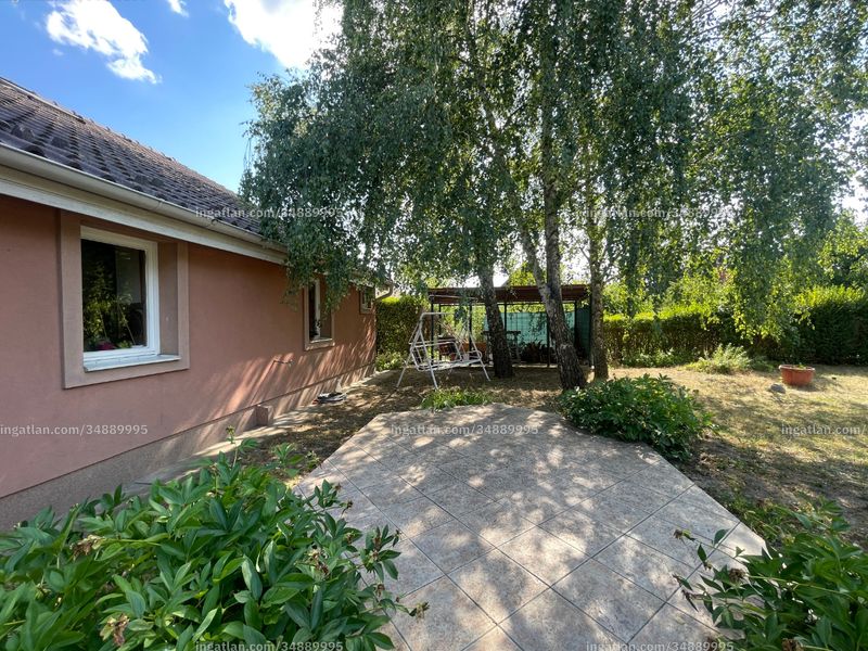 Listing photo