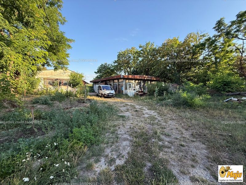 Listing photo