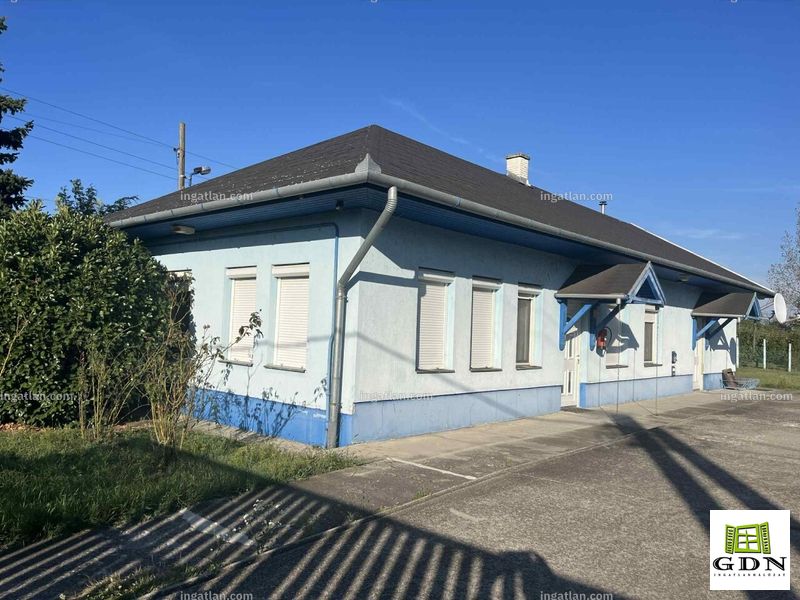 Listing photo