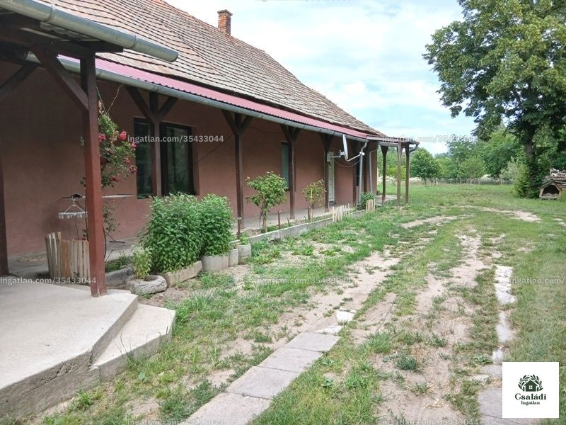 Listing photo