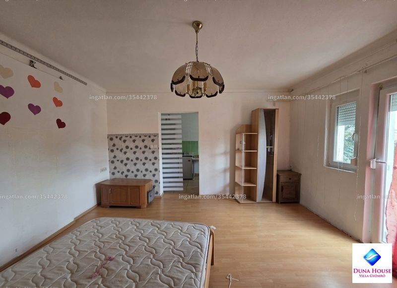 Listing photo