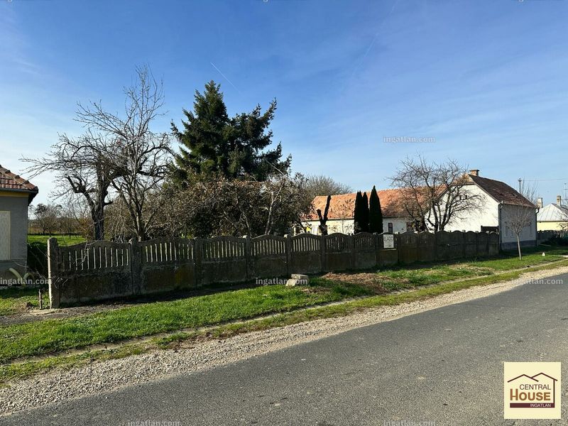 Listing photo