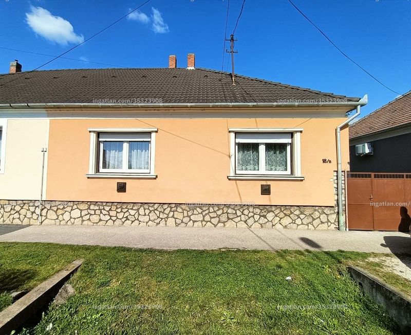 Listing photo