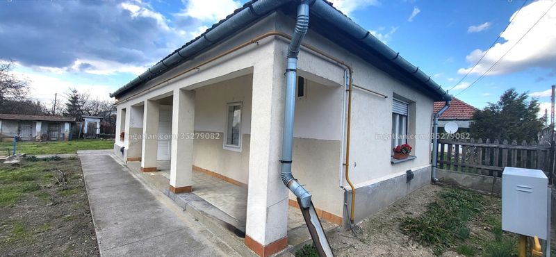 Hirdetés fotója
