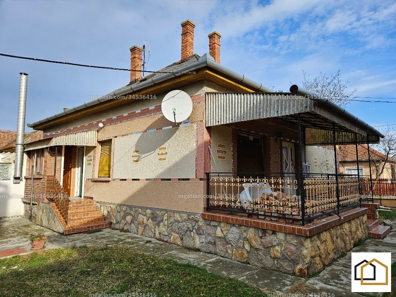 Listing photo