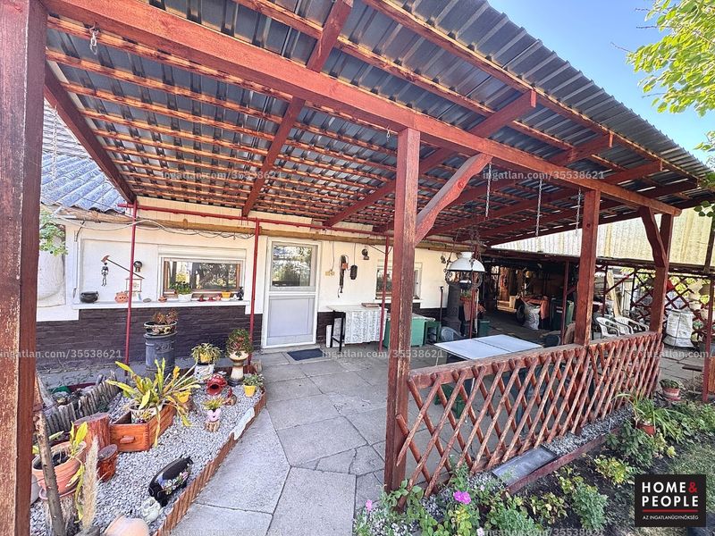 Listing photo