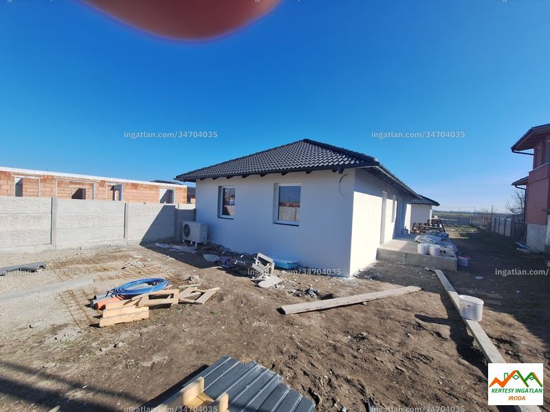 Listing photo