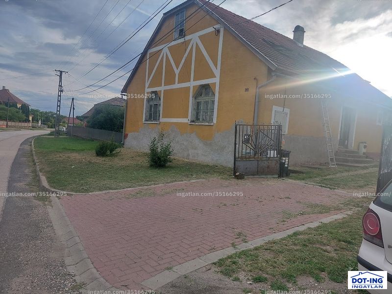 Hirdetés fotója