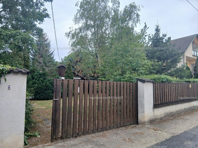 bejárat (kívülről)