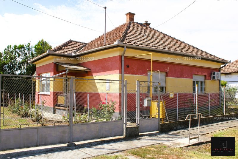 az épület kívülről