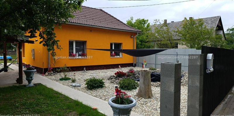 Hirdetés fotója