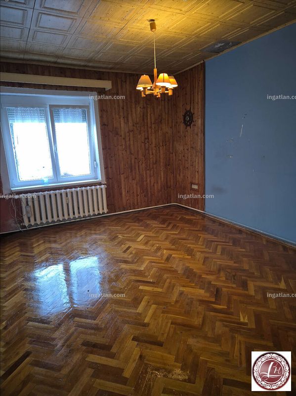 Hirdetés fotója